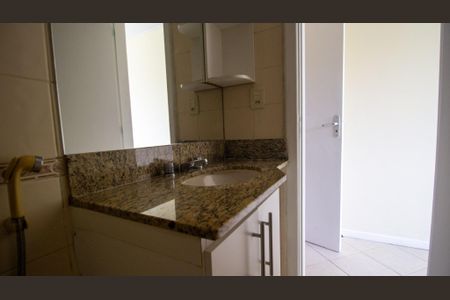 Casa de condomínio para alugar com 110m², 4 quartos e 1 vaga Casa de condomínio para alugar com 110m², 4 quartos e 1 vagaBanheiro da Suíte 3