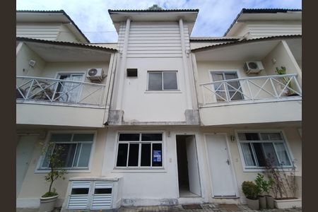Casa de condomínio para alugar com 110m², 4 quartos e 1 vaga Casa de condomínio para alugar com 110m², 4 quartos e 1 vagaFachada da Casa