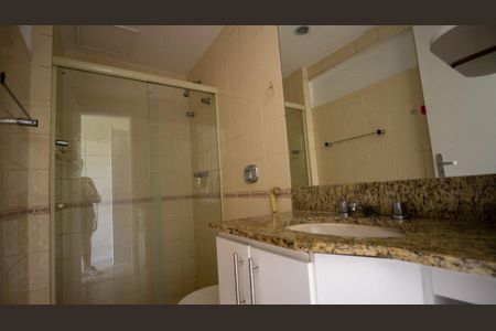 Casa de condomínio para alugar com 110m², 4 quartos e 1 vaga Casa de condomínio para alugar com 110m², 4 quartos e 1 vagaBanheiro da Suíte 3