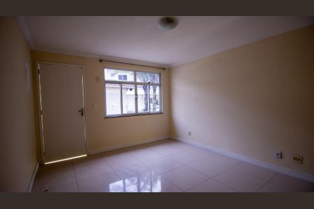 Casa de condomínio para alugar com 110m², 4 quartos e 1 vaga Casa de condomínio para alugar com 110m², 4 quartos e 1 vagaSala