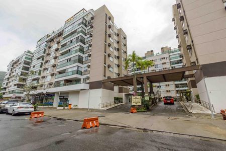 Apartamento para alugar com 72m², 2 quartos e 1 vaga Apartamento para alugar com 72m², 2 quartos e 1 vagaFachada
