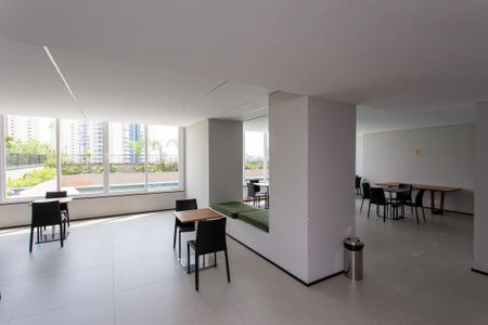 Apartamento à venda com 130m², 3 quartos e 3 vagas Apartamento à venda com 130m², 3 quartos e 3 vagasÁrea comum - Salão de festas