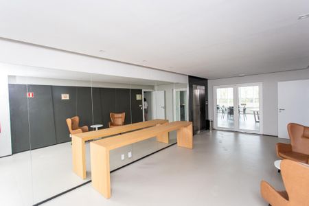 Apartamento à venda com 130m², 3 quartos e 3 vagas Apartamento à venda com 130m², 3 quartos e 3 vagasHall social