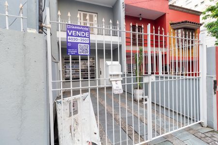 Casa à venda com 135m², 3 quartos e 1 vaga Casa à venda com 135m², 3 quartos e 1 vagaFachada