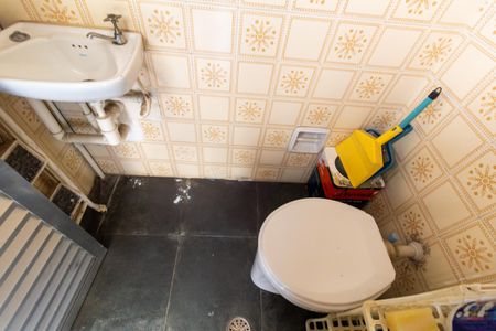 Casa à venda com 135m², 3 quartos e 1 vaga Casa à venda com 135m², 3 quartos e 1 vagaBanheiro de Serviço