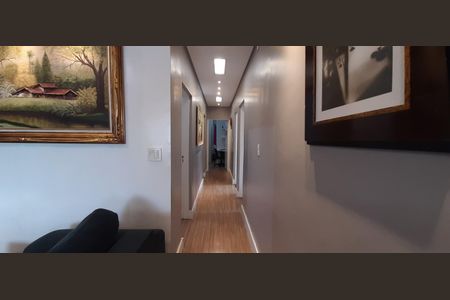 Casa à venda com 178m², 3 quartos e 2 vagasCorredor