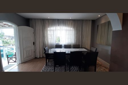 Casa à venda com 178m², 3 quartos e 2 vagasSala de Jantar