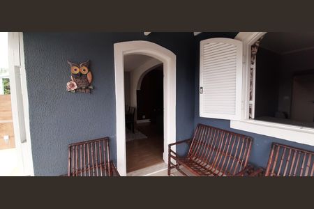 Casa à venda com 178m², 3 quartos e 2 vagasVaranda