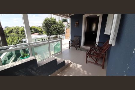 Casa à venda com 178m², 3 quartos e 2 vagasVaranda