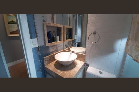 Casa à venda com 178m², 3 quartos e 2 vagasBanheiro