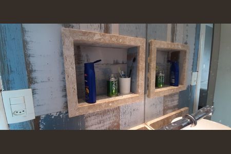 Casa à venda com 178m², 3 quartos e 2 vagasBanheiro