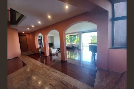 Casa à venda com 540m², 4 quartos e 4 vagas