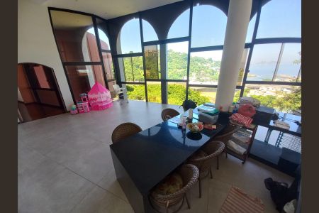 Casa à venda com 540m², 4 quartos e 4 vagas