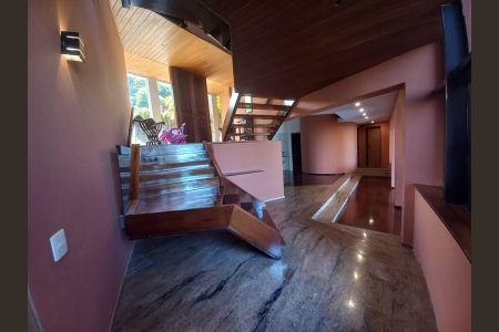 Casa à venda com 540m², 4 quartos e 4 vagas