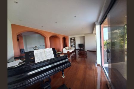 Casa à venda com 540m², 4 quartos e 4 vagas