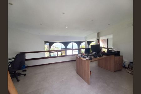 Casa à venda com 540m², 4 quartos e 4 vagas