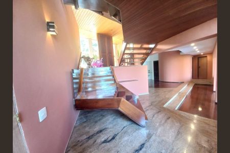 Casa à venda com 540m², 4 quartos e 4 vagas