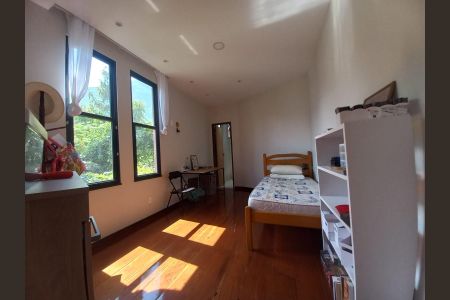 Casa à venda com 540m², 4 quartos e 4 vagas