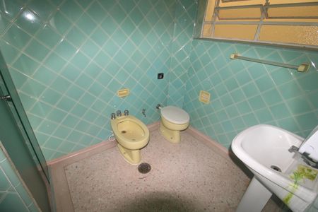 Casa para alugar com 315m², 3 quartos e 5 vagasBanheiro 1