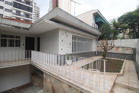 Casa para alugar com 315m², 3 quartos e 5 vagasQuintal