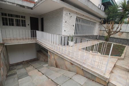 Casa para alugar com 315m², 3 quartos e 5 vagasQuintal