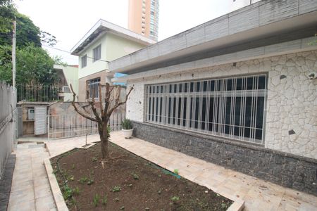 Casa para alugar com 315m², 3 quartos e 5 vagasQuintal