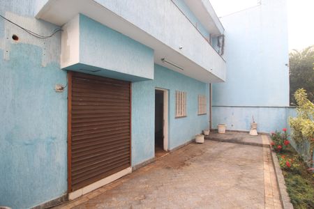 Casa para alugar com 315m², 3 quartos e 5 vagasQuintal