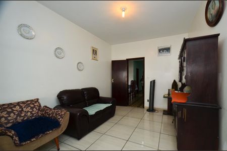 Casa à venda com 267m², 4 quartos e 3 vagas Casa à venda com 267m², 4 quartos e 3 vagasSala de estar