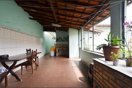 Casa à venda com 267m², 4 quartos e 3 vagas Casa à venda com 267m², 4 quartos e 3 vagasÁrea privativa