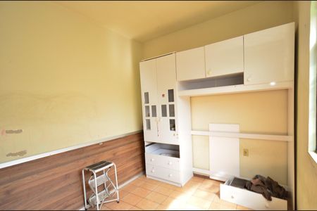 Casa à venda com 267m², 4 quartos e 3 vagas Casa à venda com 267m², 4 quartos e 3 vagasQuarto1