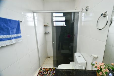 Casa à venda com 267m², 4 quartos e 3 vagas Casa à venda com 267m², 4 quartos e 3 vagasBanheiro social