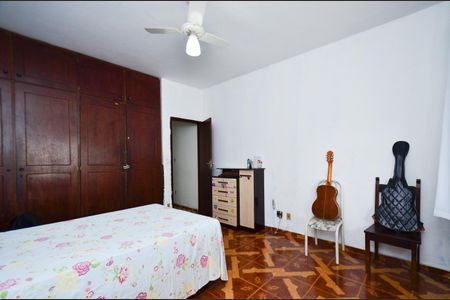 Casa à venda com 267m², 4 quartos e 3 vagas Casa à venda com 267m², 4 quartos e 3 vagasQuarto4/ suite
