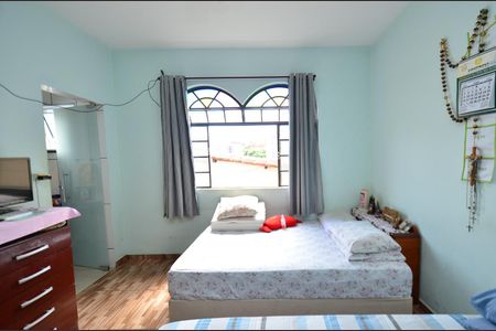 Casa à venda com 267m², 4 quartos e 3 vagas Casa à venda com 267m², 4 quartos e 3 vagasQuarto4/ suite