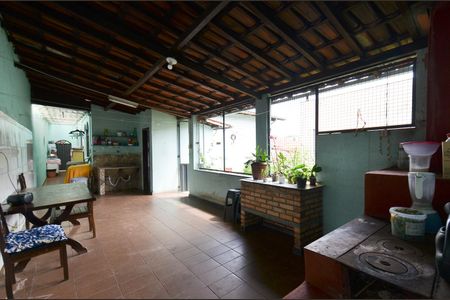 Casa à venda com 267m², 4 quartos e 3 vagas Casa à venda com 267m², 4 quartos e 3 vagasÁrea privativa