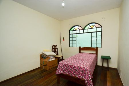 Casa à venda com 267m², 4 quartos e 3 vagas Casa à venda com 267m², 4 quartos e 3 vagasQuarto2