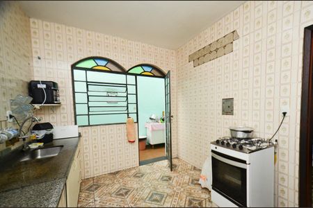 Casa à venda com 267m², 4 quartos e 3 vagas Casa à venda com 267m², 4 quartos e 3 vagasCozinha