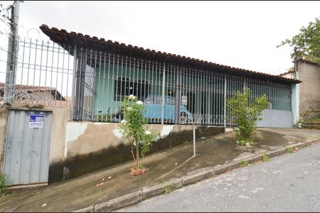 Casa à venda com 267m², 4 quartos e 3 vagas Casa à venda com 267m², 4 quartos e 3 vagasFachada /Placa