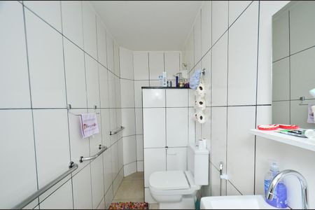 Casa à venda com 267m², 4 quartos e 3 vagas Casa à venda com 267m², 4 quartos e 3 vagasBanheiro suite