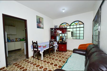 Casa à venda com 267m², 4 quartos e 3 vagas Casa à venda com 267m², 4 quartos e 3 vagasSala de jantar