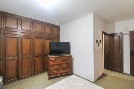 Casa à venda com 912m², 4 quartos e 10 vagas Casa à venda com 912m², 4 quartos e 10 vagasSuite 1