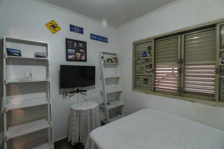 Casa à venda com 912m², 4 quartos e 10 vagas Casa à venda com 912m², 4 quartos e 10 vagasQuarto 1