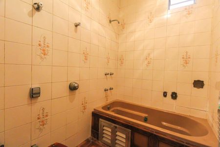 Casa à venda com 912m², 4 quartos e 10 vagas Casa à venda com 912m², 4 quartos e 10 vagasLavabo