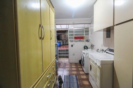 Casa à venda com 912m², 4 quartos e 10 vagas Casa à venda com 912m², 4 quartos e 10 vagasÁrea de Serviço