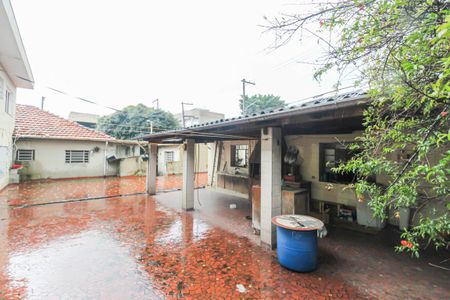 Casa à venda com 912m², 4 quartos e 10 vagas Casa à venda com 912m², 4 quartos e 10 vagasQuintal