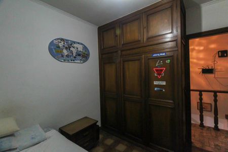 Casa à venda com 912m², 4 quartos e 10 vagas Casa à venda com 912m², 4 quartos e 10 vagasQuarto 1