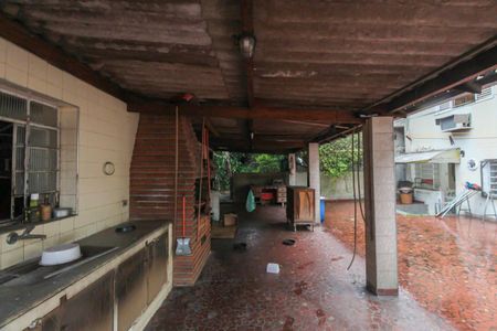 Casa à venda com 912m², 4 quartos e 10 vagas Casa à venda com 912m², 4 quartos e 10 vagasChurrasqueira