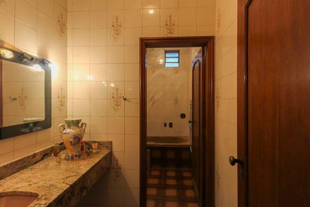 Casa à venda com 912m², 4 quartos e 10 vagas Casa à venda com 912m², 4 quartos e 10 vagasLavabo