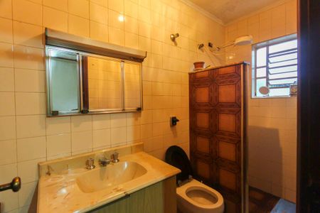 Casa à venda com 912m², 4 quartos e 10 vagas Casa à venda com 912m², 4 quartos e 10 vagasBanheiro da Suíte 2