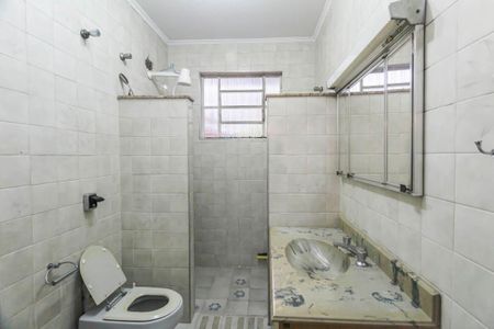 Casa à venda com 912m², 4 quartos e 10 vagas Casa à venda com 912m², 4 quartos e 10 vagasBanheiro da Suíte 1