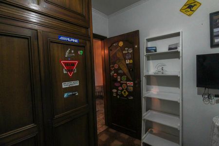 Casa à venda com 912m², 4 quartos e 10 vagas Casa à venda com 912m², 4 quartos e 10 vagasQuarto 1